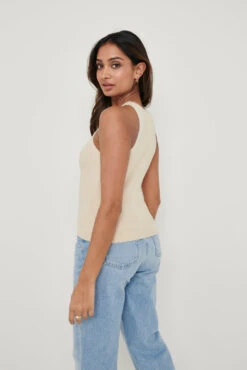 Billie Ribbed Racer Tee - Beige 9 Billie Ribbed Racer Tee - Beige -Outlet Stylistae Store Billie Tee Beige 2359