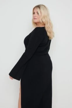 Blythe Cut Out Knit Top - Black -Outlet Stylistae Store Blythe Set Black Curve 2509