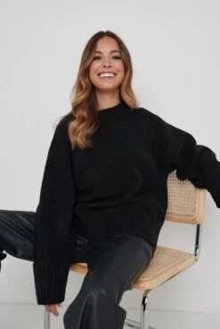 Camille Oversized Borg Jumper - Black -Outlet Stylistae Store Camille Oversized Jumper Black 1736