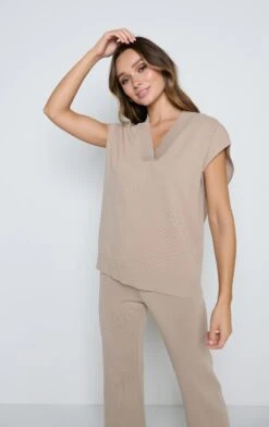 Hayden Sleeveless Jumper - Beige