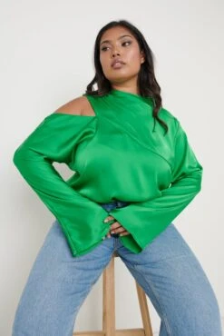 Jett Asymmetric Blouse - Emerald Green 17 Jett Asymmetric Blouse - Emerald Green -Outlet Stylistae Store Jett Blouse Green Curve 3090