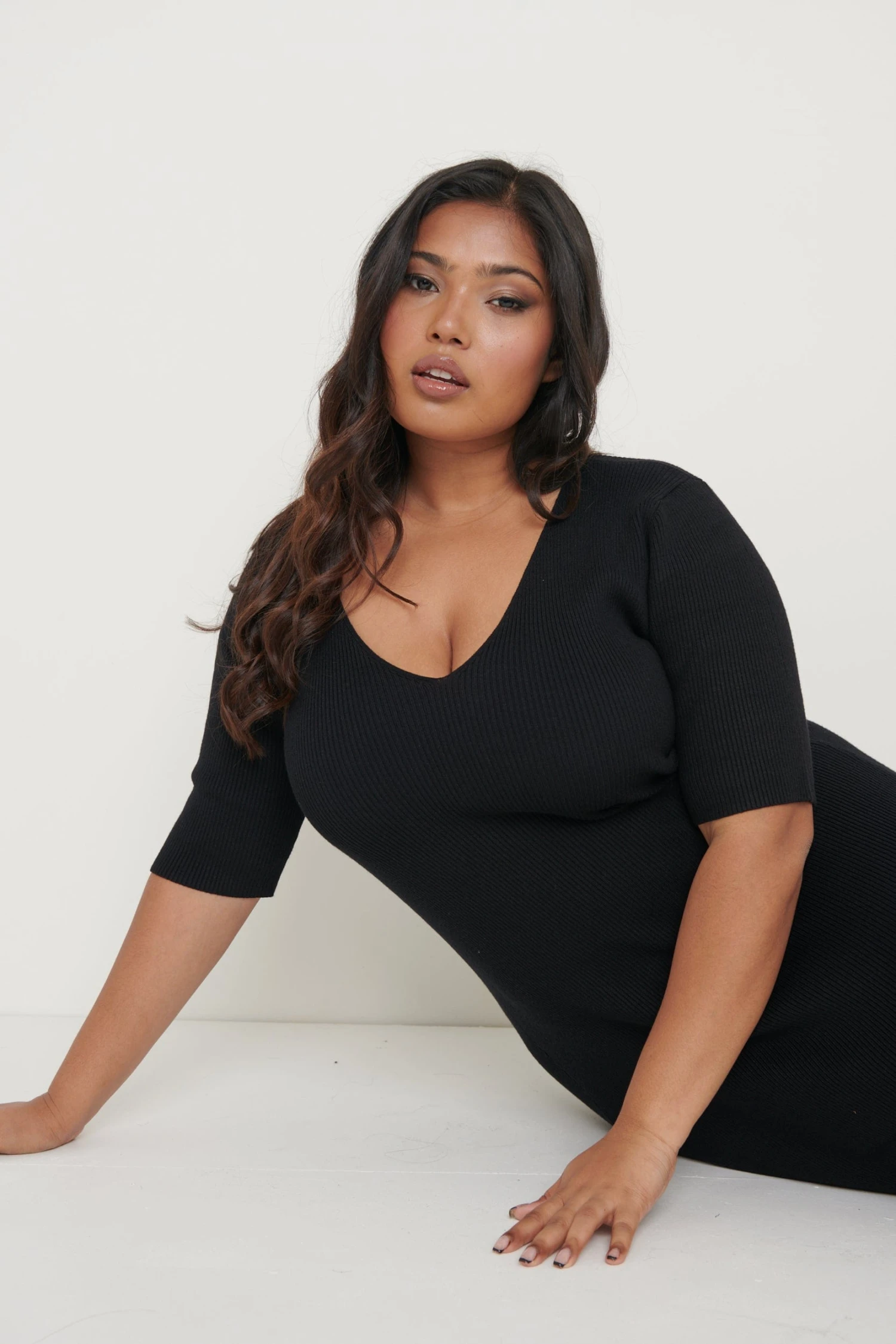 Lara Ribbed Midi Dress - Black 8 Lara Ribbed Midi Dress - Black - Image 8