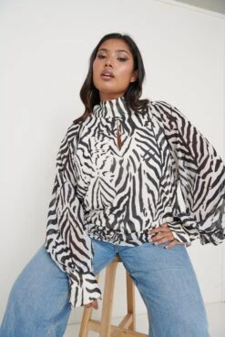 Romy Cut Out High Neck Printed Blouse - Zebra Abstract -Outlet Stylistae Store Romy Blouse Print Curve 2674