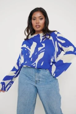Taylor Textured Printed Top - Blue Abstract -Outlet Stylistae Store Taylor Top Curve 2901