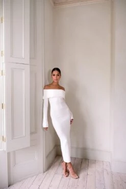 Soreya Bardot Knit Dress - Cream -Outlet Stylistae Store forptint 161